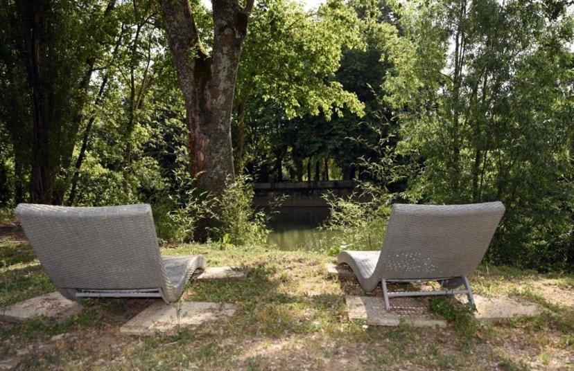 Gite Chez Madeleine Apartment ลูอองส์ ภายนอก รูปภาพ
